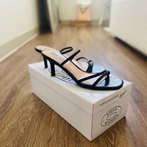 Steve Madden Low Heel Sandels